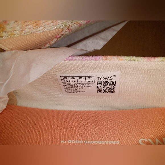 🆕Toms | Alpargata Mallow Slip On Shoes in Candy Pink Tie Dye Crochet - Picture 10 of 10